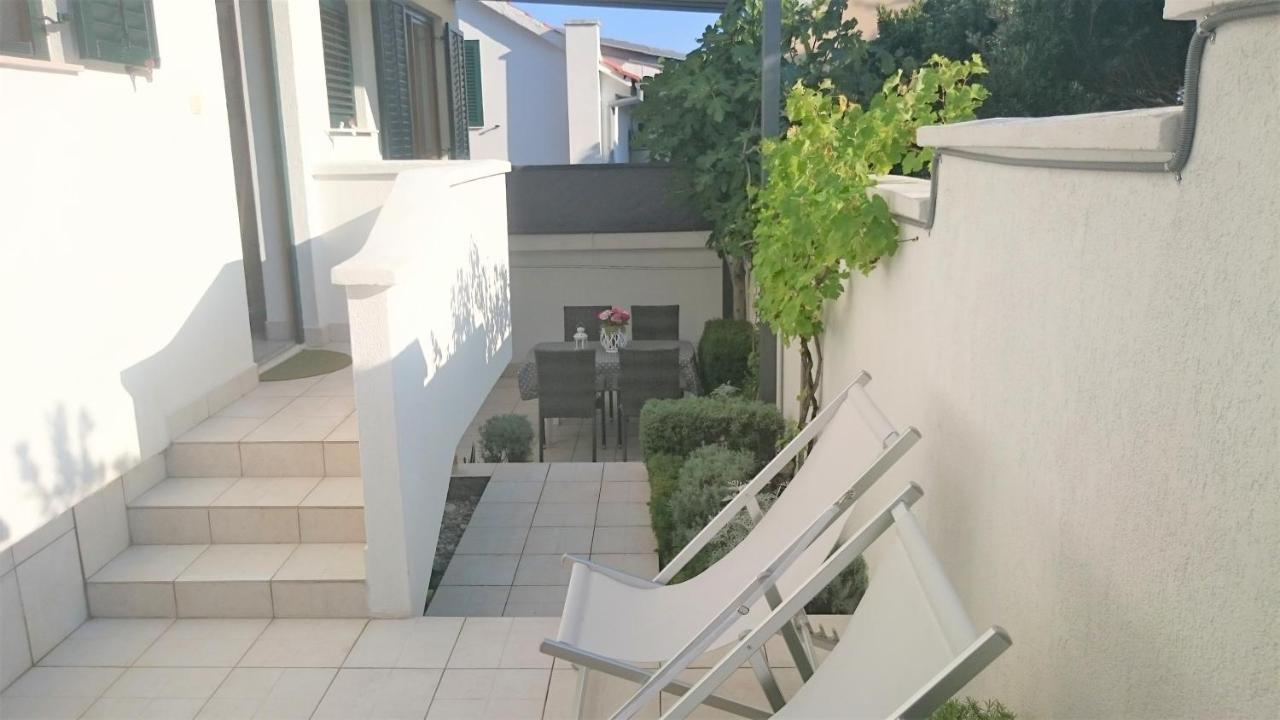 Apartments Riba Вис Номер фото