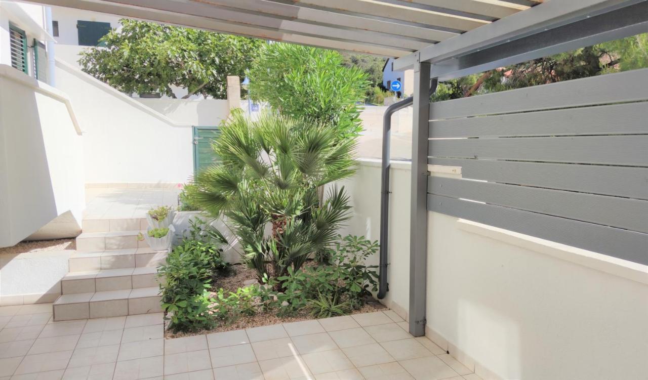 Apartments Riba Вис Номер фото