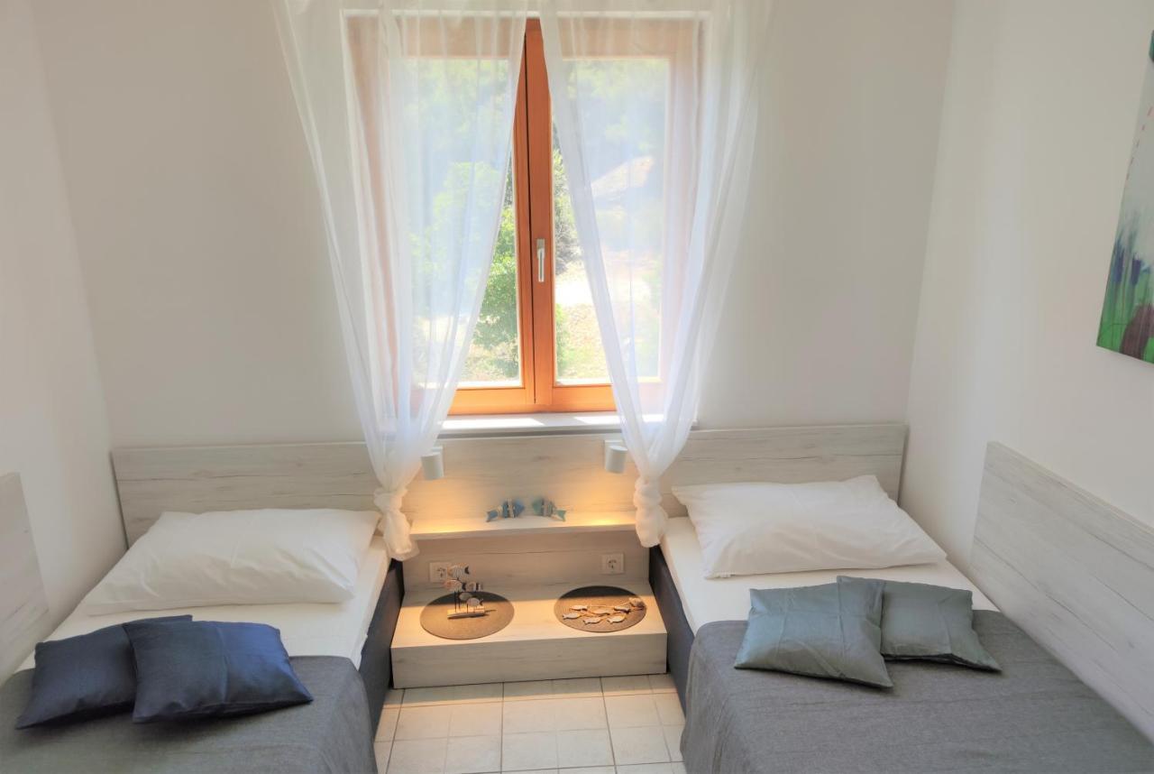 Apartments Riba Вис Номер фото
